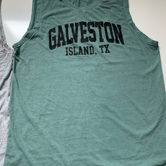 Lot Of 2‎ Tank Tops, Disneyland Resort L, Galveston M - Picture 7 of 10